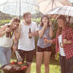 Nedovoľte počasiu, aby vám pokazilo oslavu. Pomôže nožnicový stan